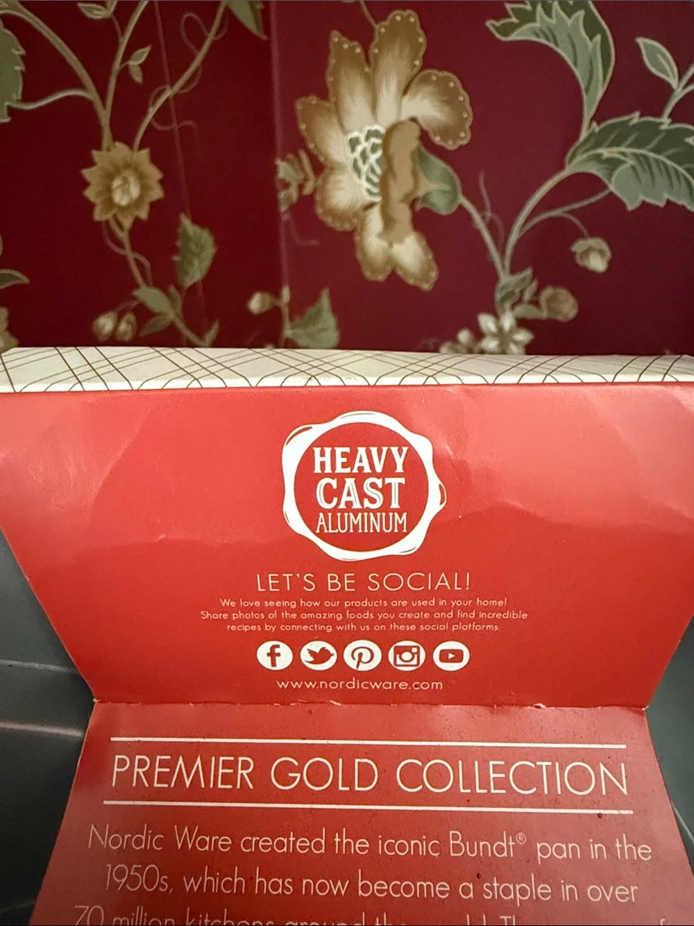 NWT Nordic Ware Bundt 6 Cup Heritage Pan Premier Gold Collection Made in USA